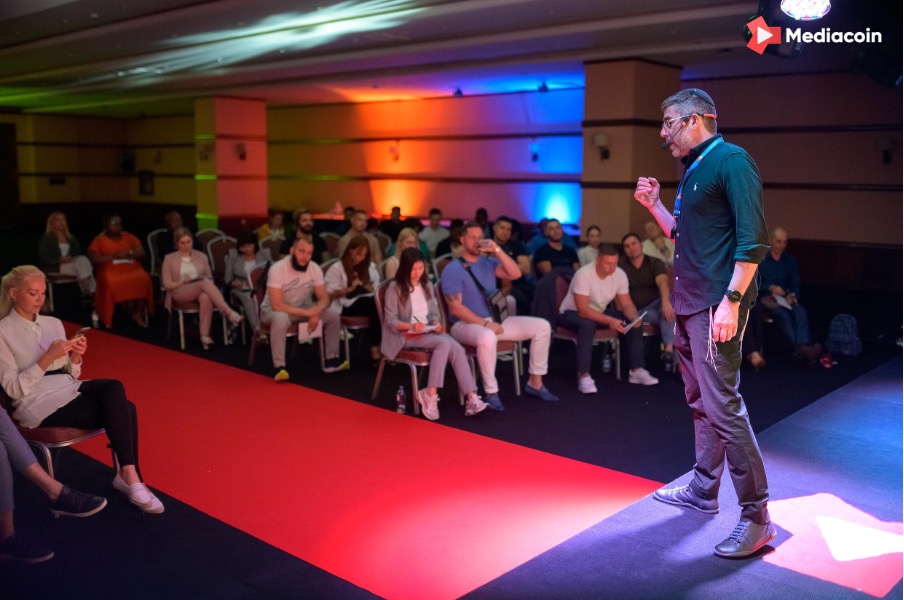 Денис Тищенко и Ицхак Пинтосевич о лидерстве в криптовалюте, NFT и метавселенных