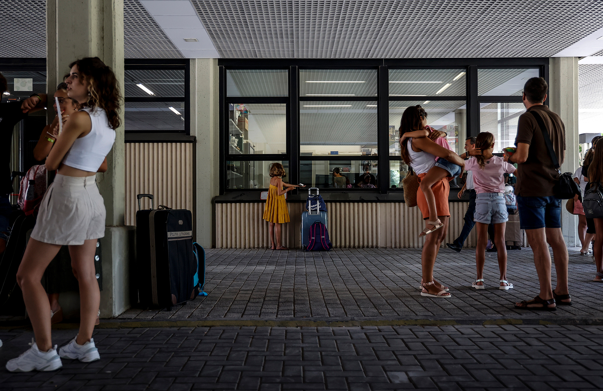 В гостях хорошо, но... Как Европа меняет отношение к беженцам из Украины