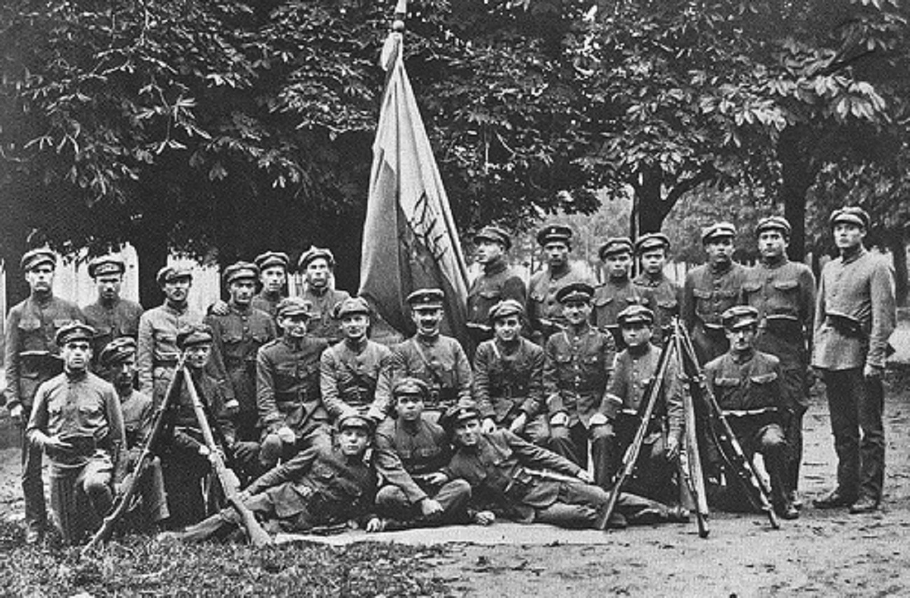 Від УНР до розвалу &quot;совка&quot;. Факти про прапор України, які мало хто знає