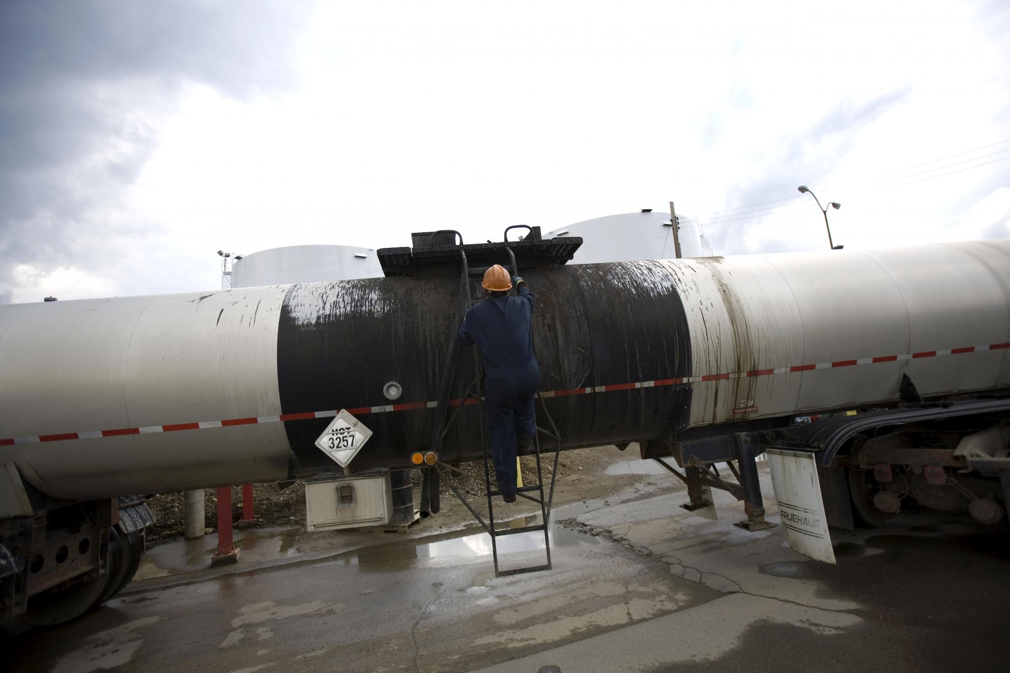 Тіньовий флот. Як Росія обходить нафтові санкції Заходу та боротьба України з цим викликом