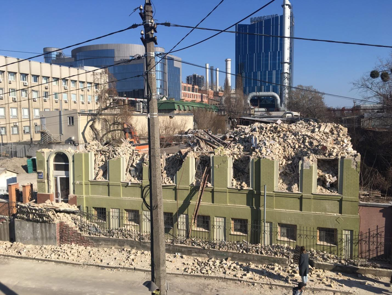 &quot;Реконструкція&quot; історичних будинків в офісні центри та ЖК: чому так відбувається та як з цим боротися