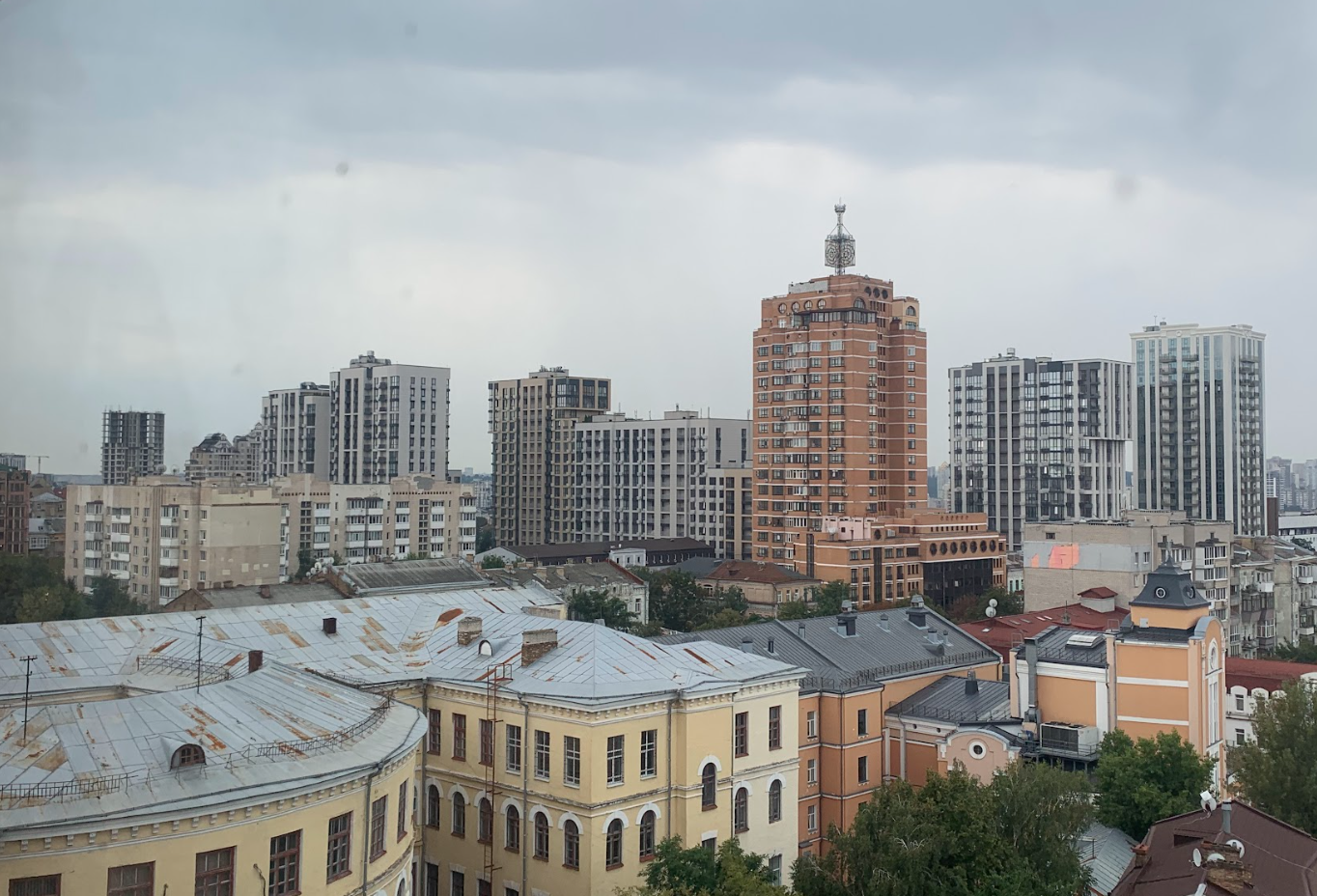 &quot;Реконструкція&quot; історичних будинків в офісні центри та ЖК: чому так відбувається та як з цим боротися