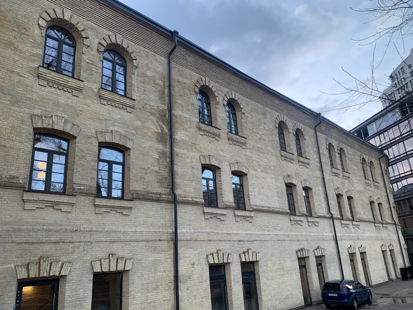 &quot;Реконструкція&quot; історичних будинків в офісні центри та ЖК: чому так відбувається та як з цим боротися