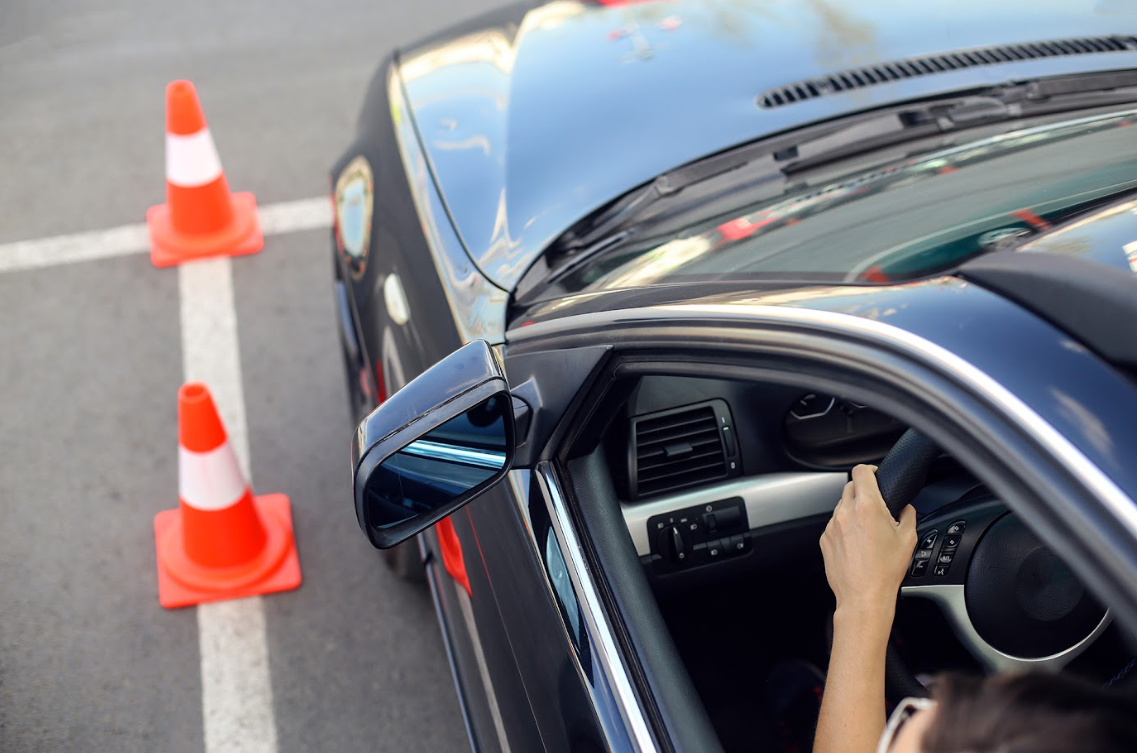 Чи потрібна водіям "механіка" і чому всі бояться парковки: бліц з автоінструктором