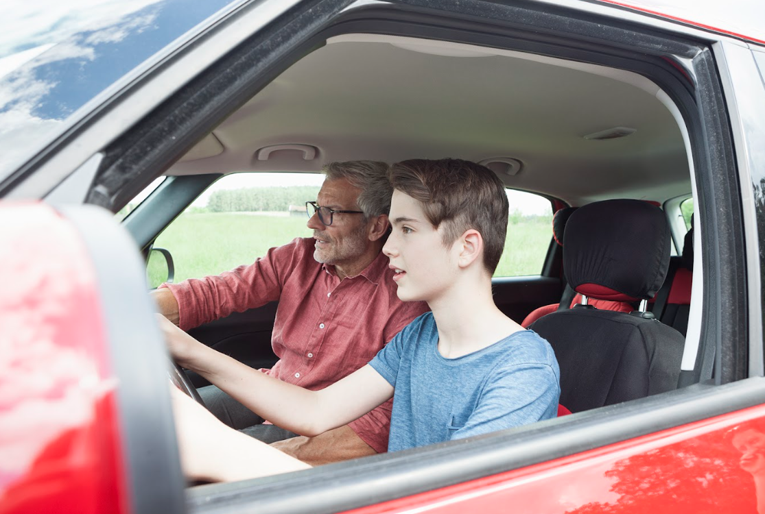 Чи потрібна водіям "механіка" і чому всі бояться парковки: бліц з автоінструктором