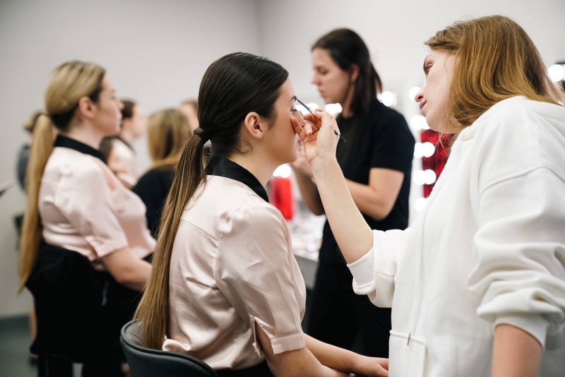 &quot;Наш бізнес знищили, але ми не здаємося&quot;. Як в Україні працює студія для live-гемблінгу