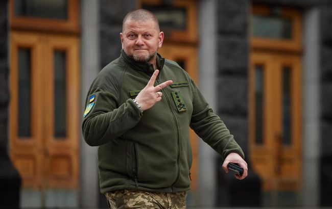 Красные карточки депутатам и низкий рейтинг Порошенко. Что происходит в политике во время войны